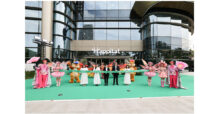 ประวัติศาสตร์หน้าใหม่! Happitat ฉลองเปิดตัวสุดตระการตา เนรมิตผืนดินจรดผืนฟ้ากว่า 2 แสนตารางเมตร พร้อมโชว์โดรน 2,222 ลำ ทุบสถิติประเทศไทย “โจว อี้หราน” นำทัพศิลปินกว่า 100 ชีวิต ร่วมสร้าง Festival of Happiness ปรากฏการณ์แห่งความสุข